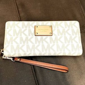 Michael Michael Kors Women's Jet Set Travel Continental Wallet